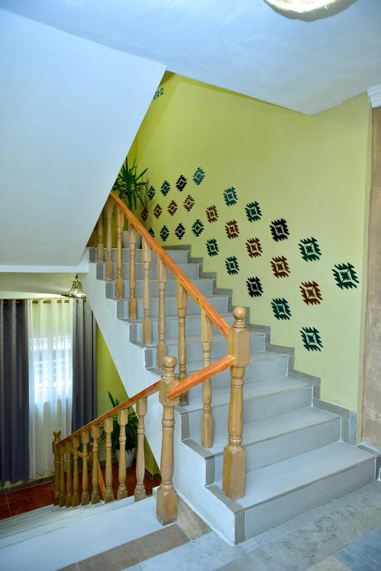 Te Bujtina Hotel- Cozy Stay With Traditional Breakfast Near Beach Golem  Exterior foto