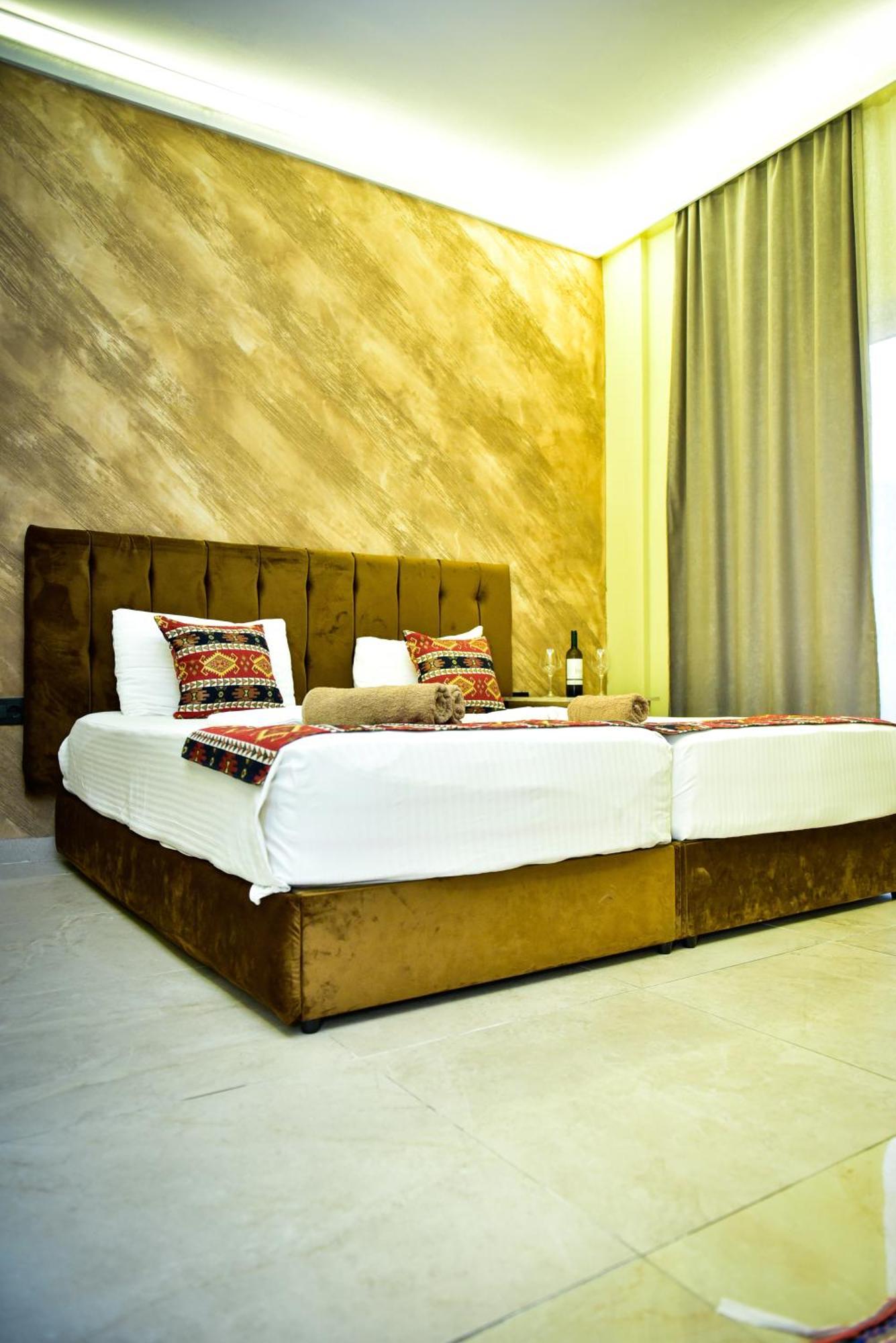 Te Bujtina Hotel- Cozy Stay With Traditional Breakfast Near Beach Golem  Exterior foto