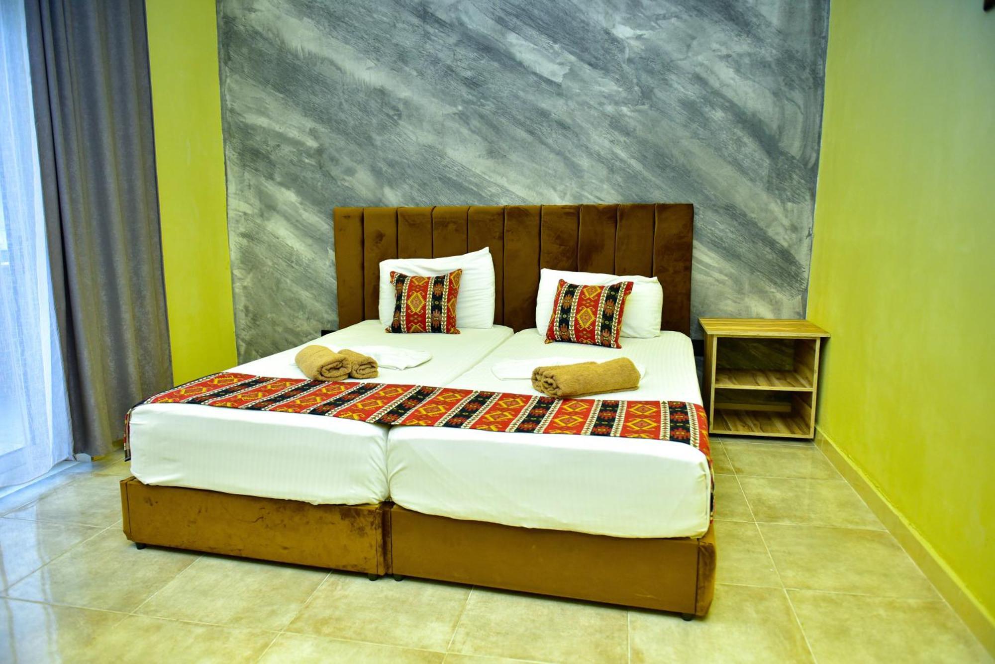 Te Bujtina Hotel- Cozy Stay With Traditional Breakfast Near Beach Golem  Exterior foto