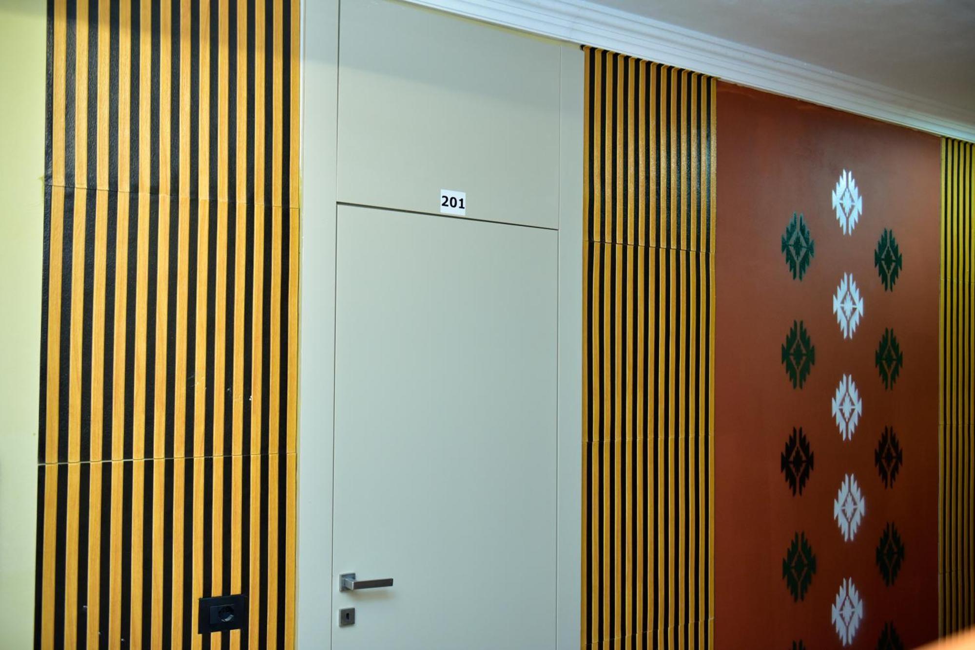 Te Bujtina Hotel- Cozy Stay With Traditional Breakfast Near Beach Golem  Exterior foto