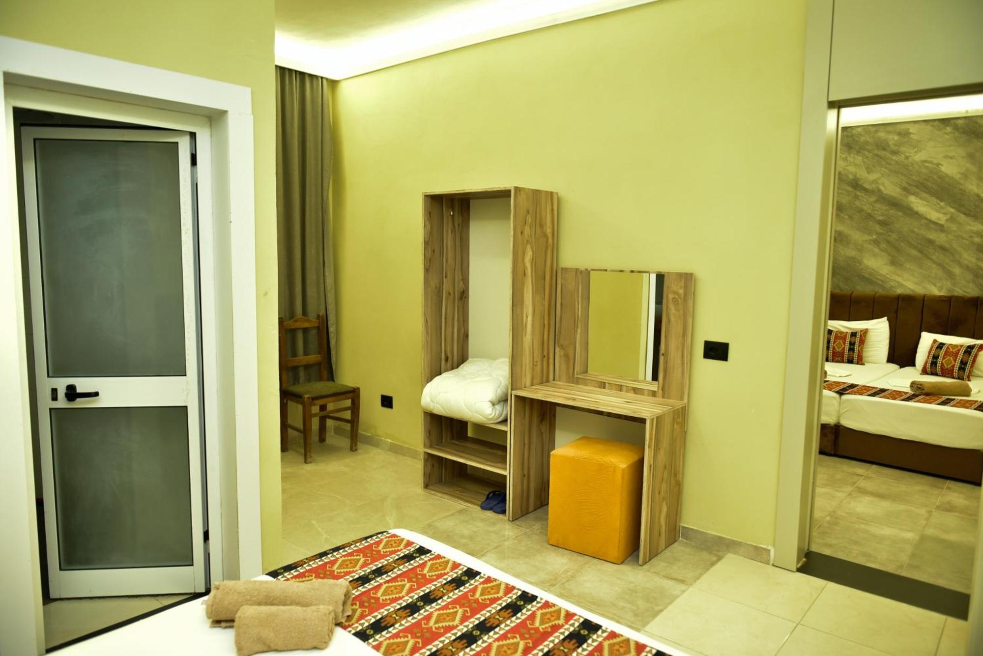 Te Bujtina Hotel- Cozy Stay With Traditional Breakfast Near Beach Golem  Exterior foto