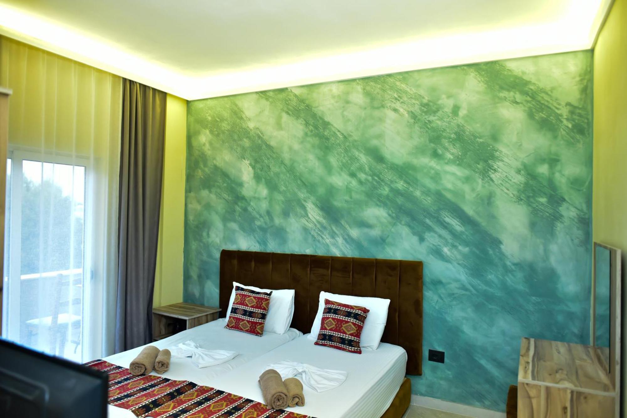 Te Bujtina Hotel- Cozy Stay With Traditional Breakfast Near Beach Golem  Exterior foto
